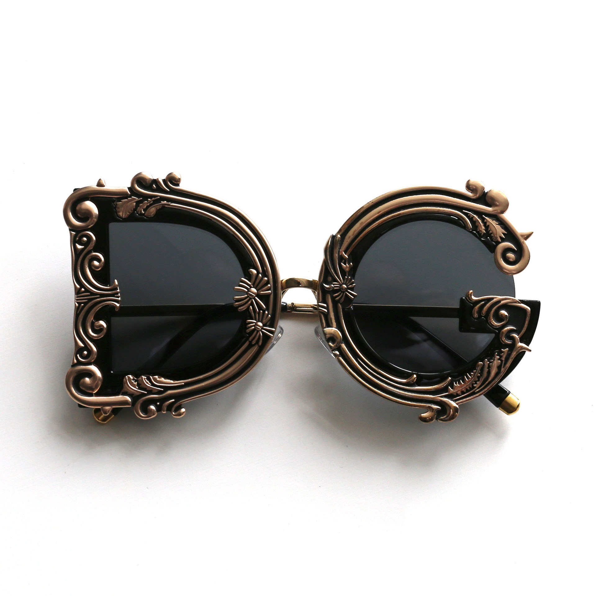 Free Shipping 2026 new luxury Sunglasses Retro Baroque Decor Sunglasses Luxury Designer Shades