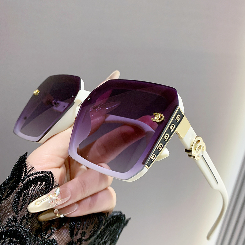 Designer Luxury Women's Sunglasses For Body Shaping Street Photography Sun Protection UV Resistance Fashion Brand Outdoor Boxy Bicycle Glasses