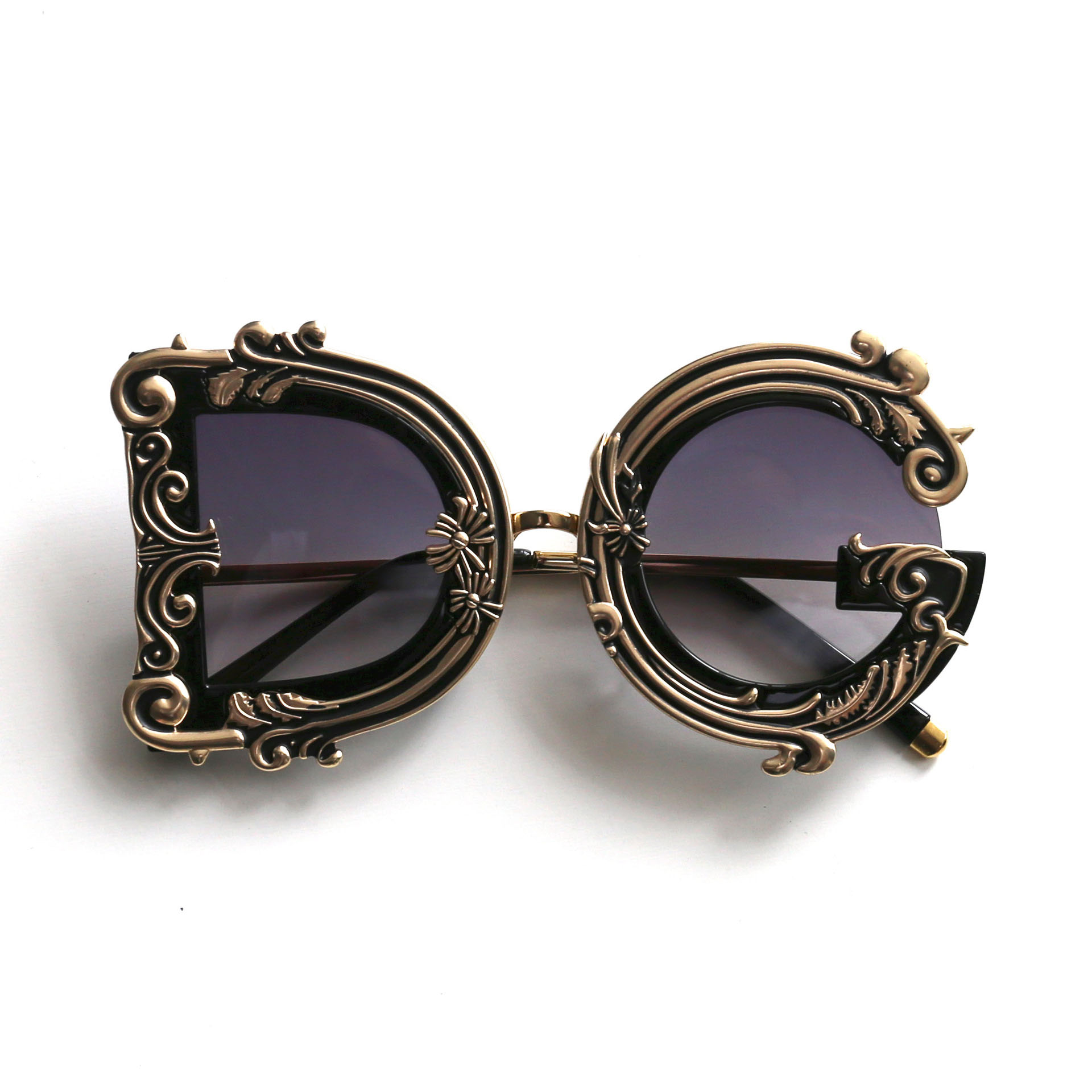 Free Shipping 2026 new luxury Sunglasses Retro Baroque Decor Sunglasses Luxury Designer Shades