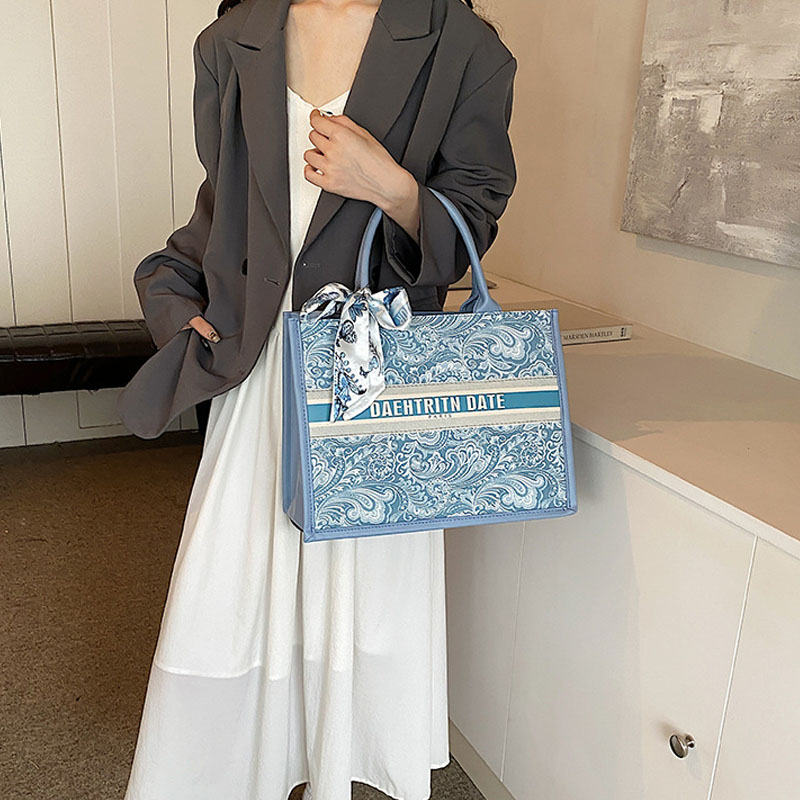 New Trendy Embroidered Tote Bag For Women Fashion Commute Handbag Underarm Shoulder Bag 2026sss - view 7
