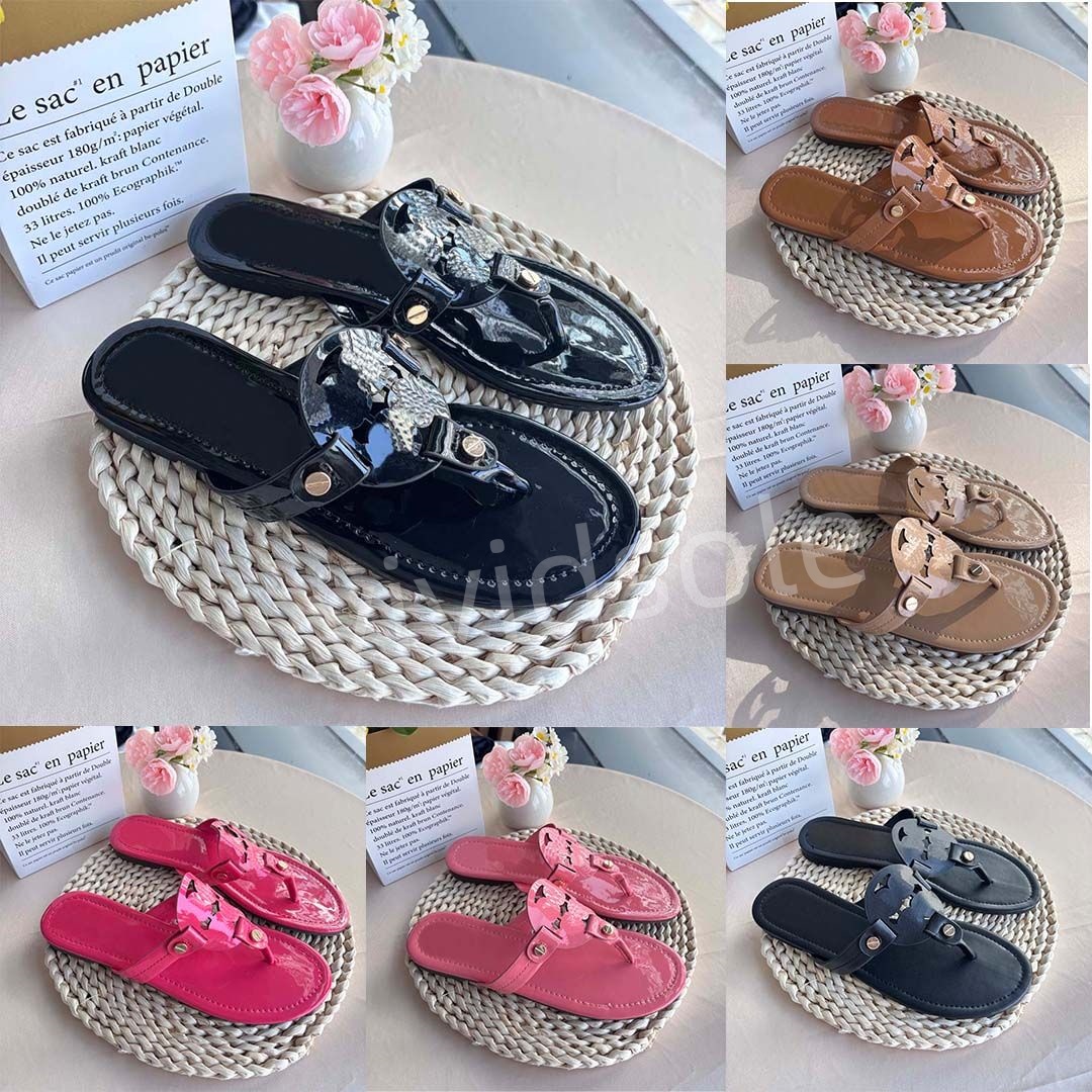 Designer sandals fashionable classic luxury clip on sandals flat sandals breathable and lightweight summer beach shoes comfortable flat shoes beach slippers