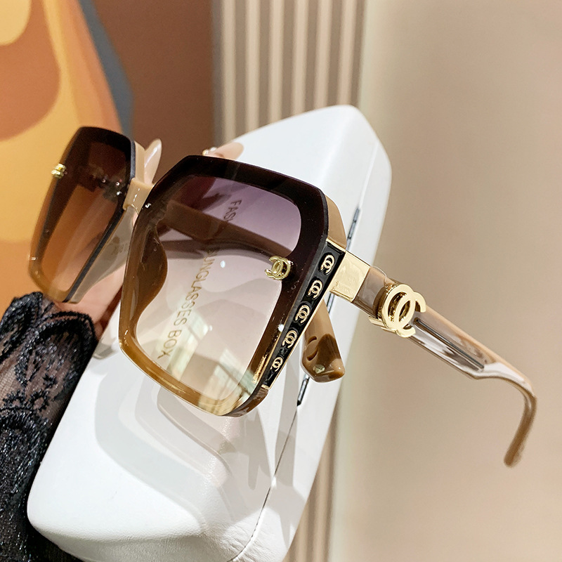 Designer Luxury Women's Sunglasses For Body Shaping Street Photography Sun Protection UV Resistance Fashion Brand Outdoor Boxy Bicycle Glasses
