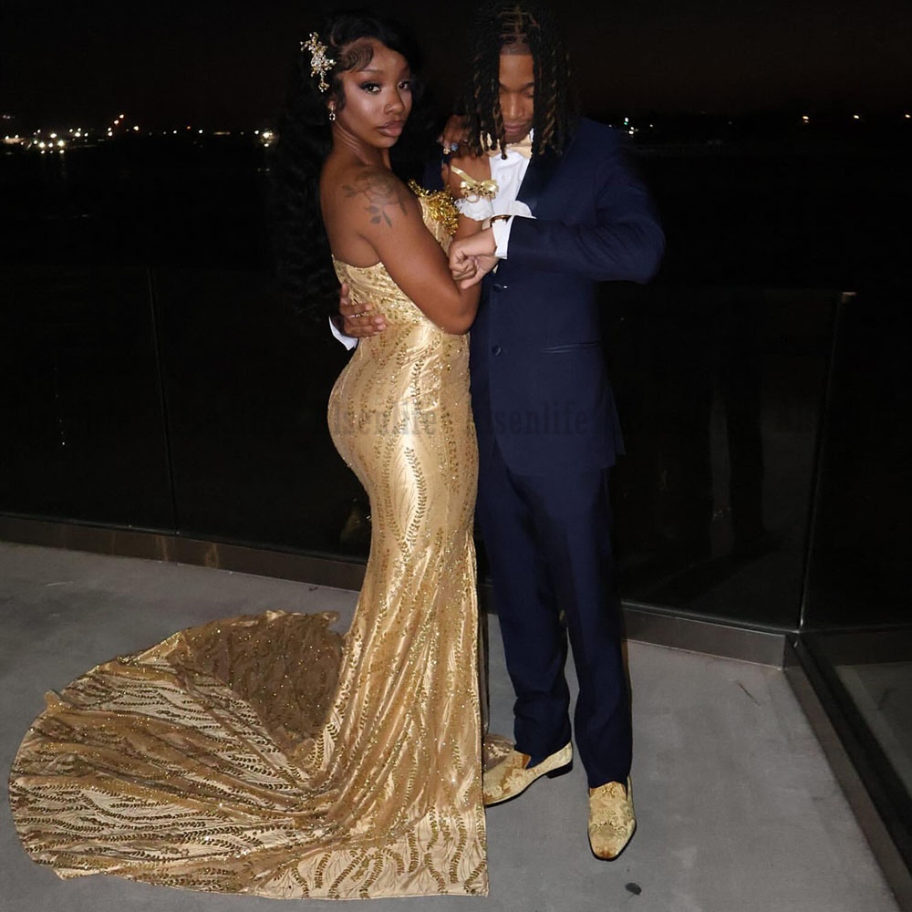 Luxury Gold Prom Dresses With Veil 2026 Sequin Beading Black Girls Evening Dress Sleeveless Birthday Party Gowns