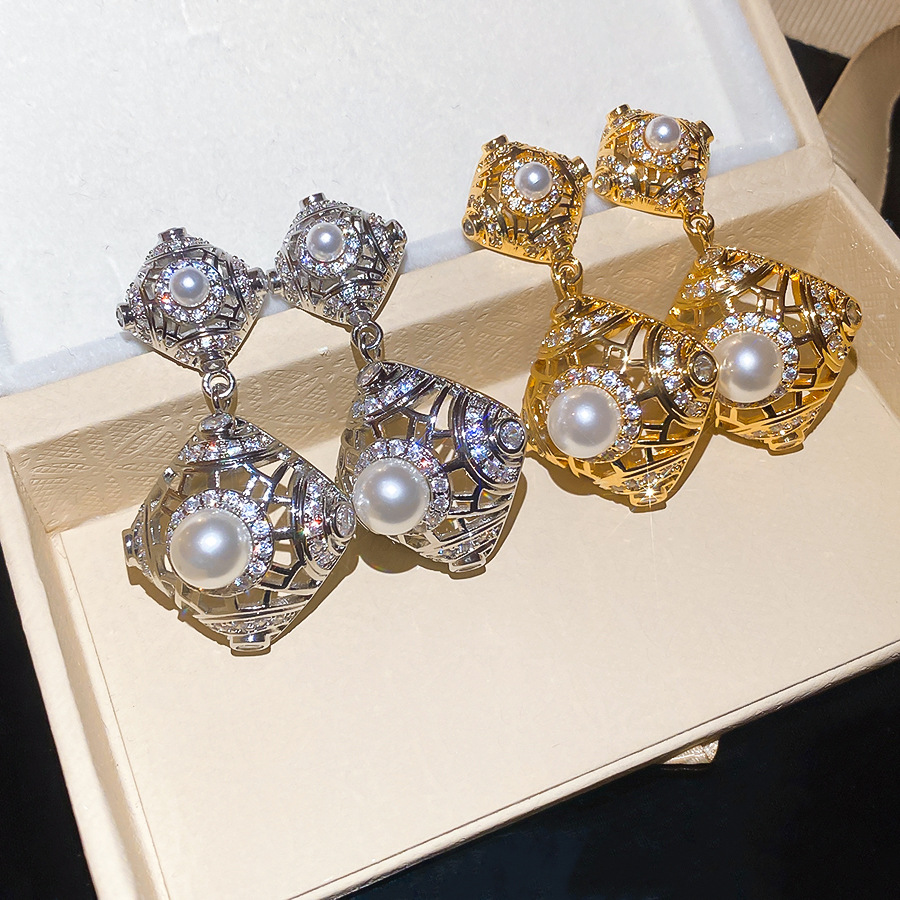 Stylish and elegant hollow-out zircon-encrusted geometric quadrilateral earrings,perfect for parties and versatile elegant ear jewelry - view 8