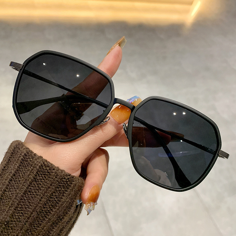 Sunglasses for Men Polarized Sun Glasses Travel Eyewears Classic Pilot Goggle with uv Protection 8480 250213