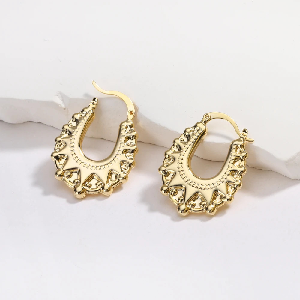 XED370 Bohemian Gold-Plated U-Shaped Hoop Earrings for Women, Crown Stitching Design, Beach Style Clip-On Jewelry - view 7