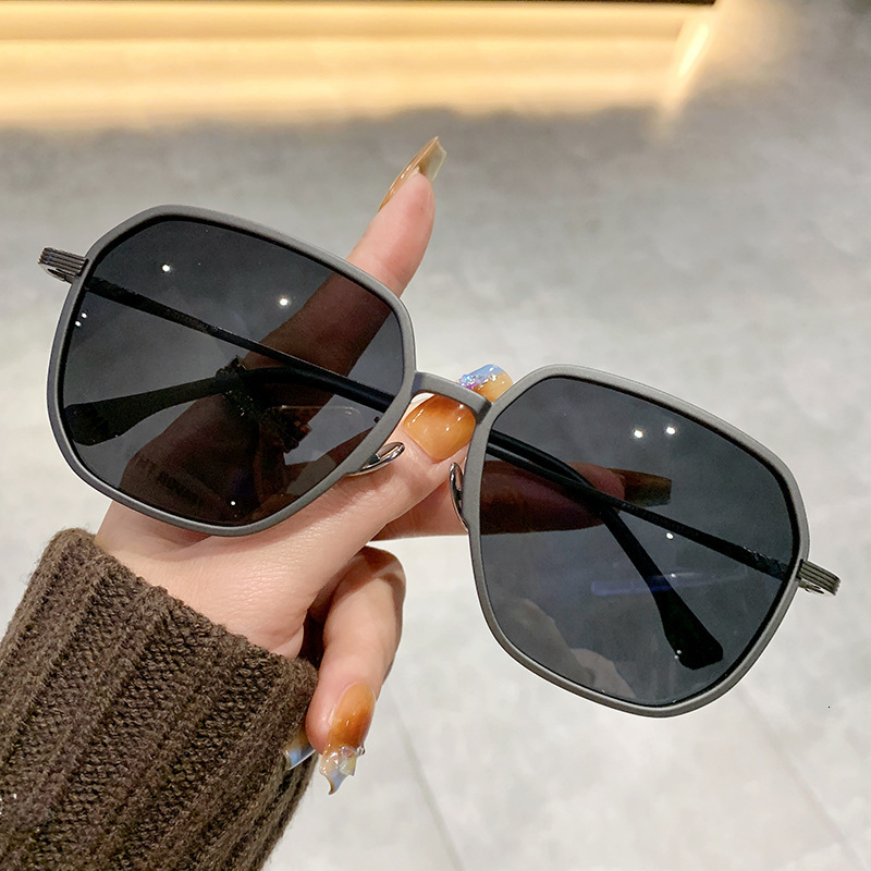 Sunglasses for Men Polarized Sun Glasses Travel Eyewears Classic Pilot Goggle with uv Protection 8480 250213