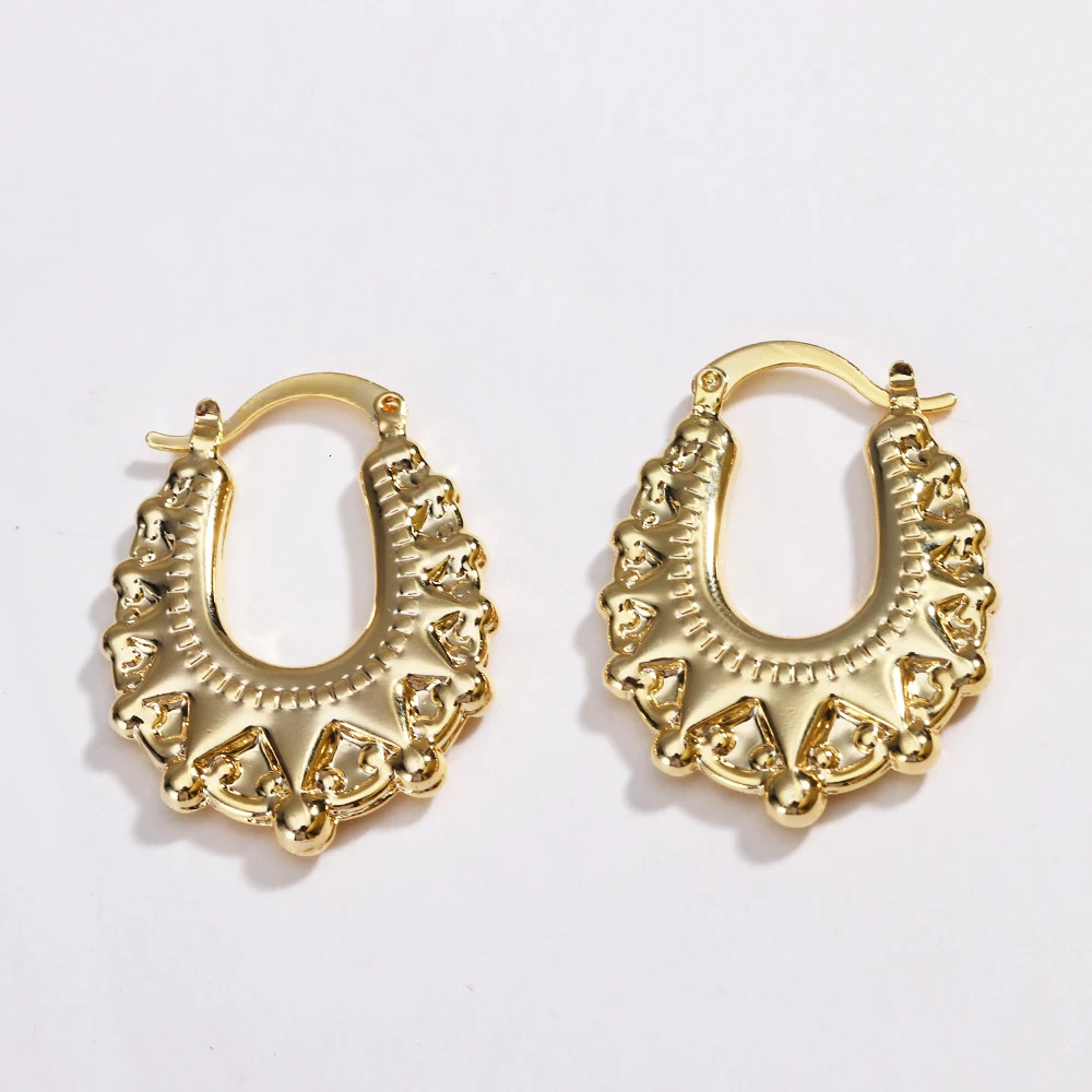 XED370 Bohemian Gold-Plated U-Shaped Hoop Earrings for Women, Crown Stitching Design, Beach Style Clip-On Jewelry - view 3