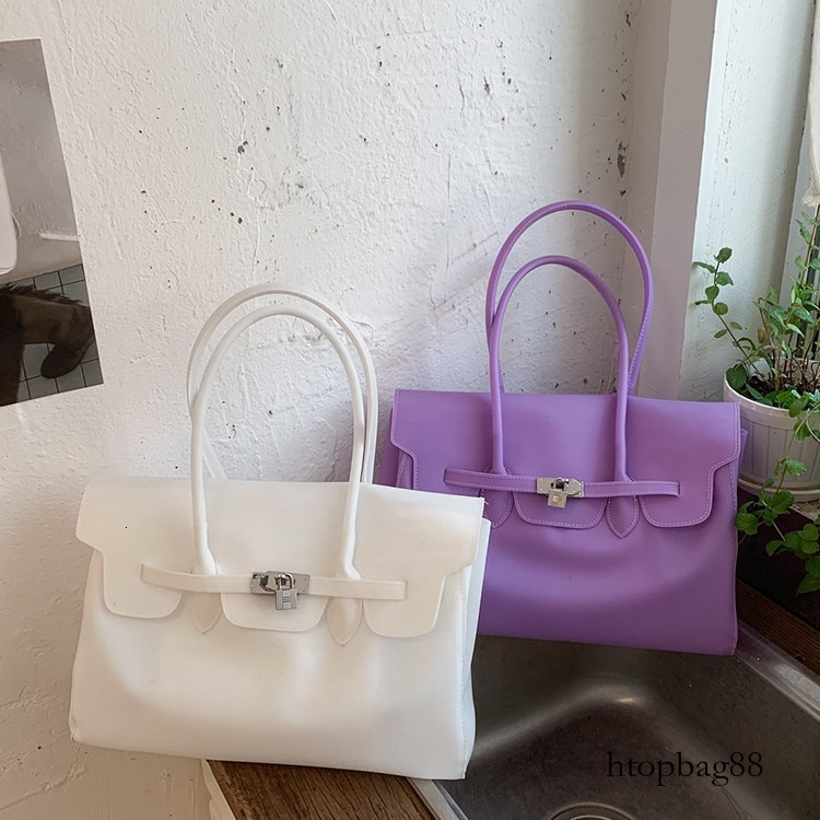 kiikii's same style jelly 2026 summer new commuter tote bag, fashionable transparent large-capacity underarm women's bag