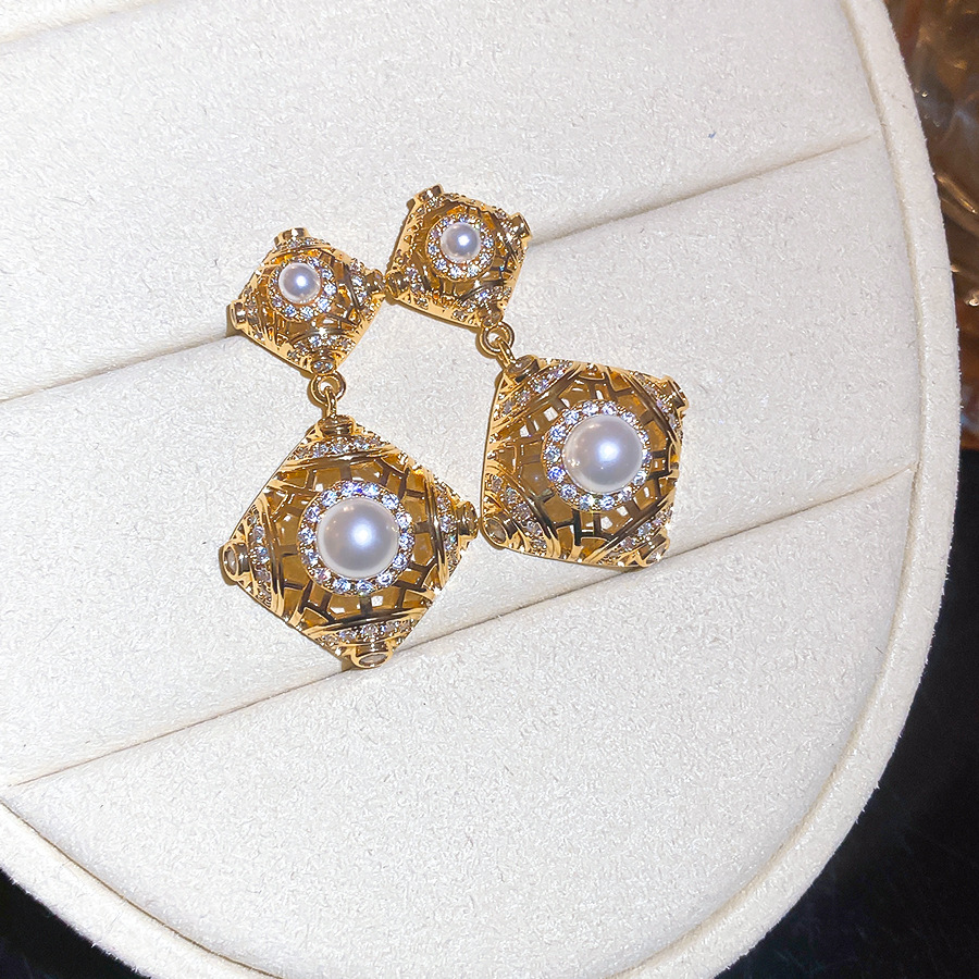 Stylish and elegant hollow-out zircon-encrusted geometric quadrilateral earrings,perfect for parties and versatile elegant ear jewelry - view 6