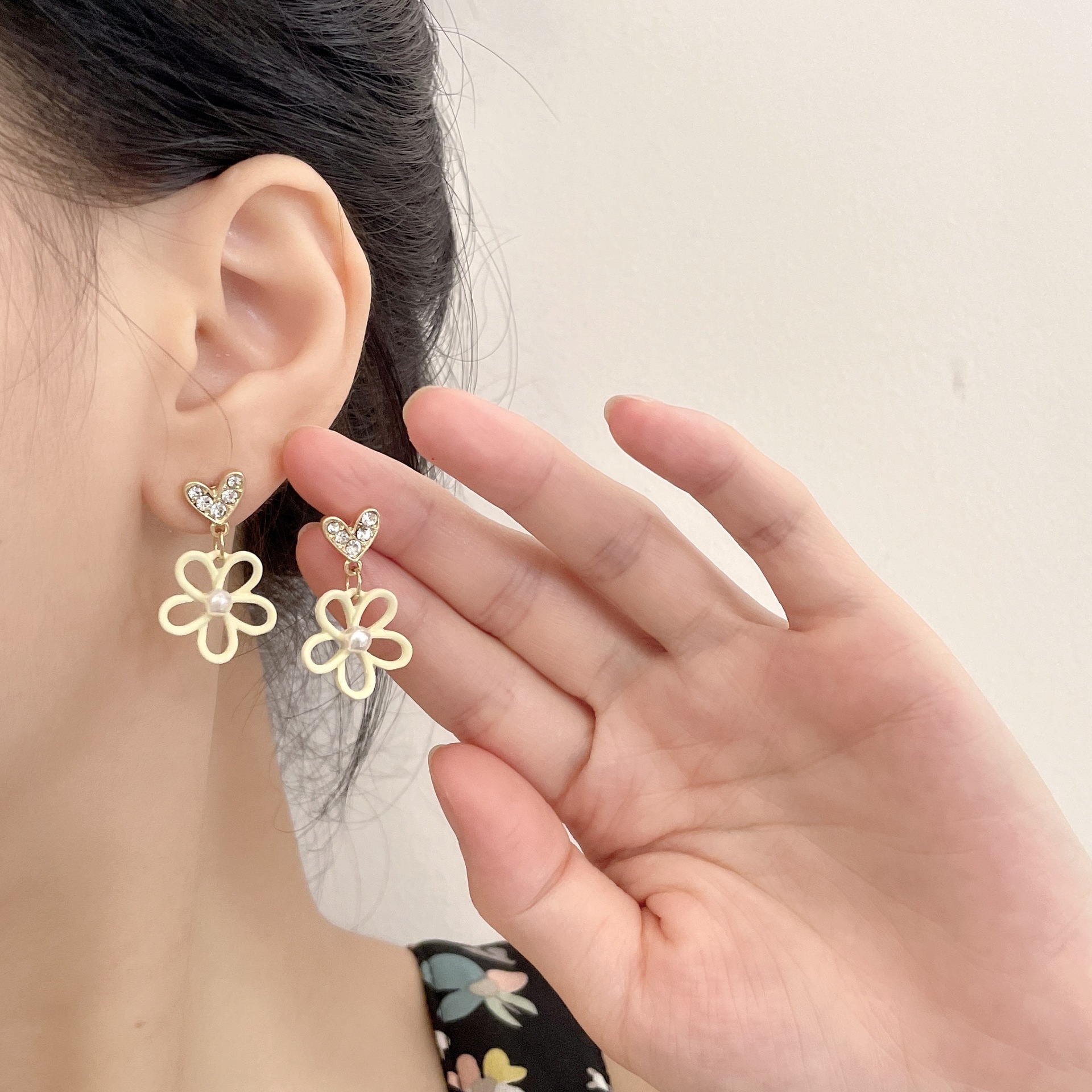S925 Silver Needle Simple Heart Pearl Flower 2022 New Trendy Stud Earrings Elegant High-end Women's Ear Jewelry