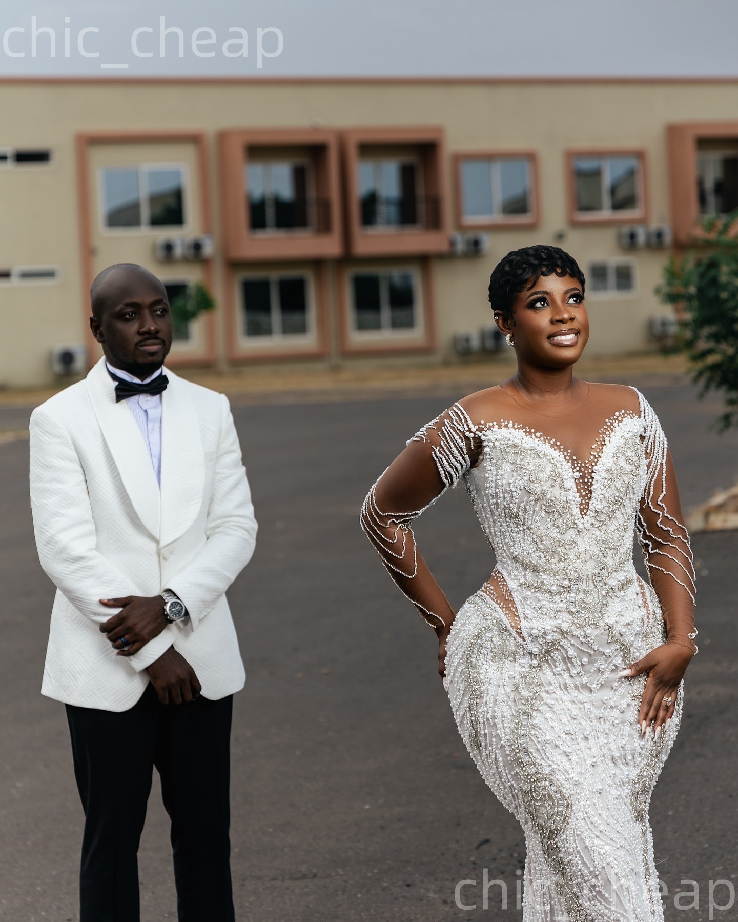 African Aso Ebi 2026 Ivory Mermaid Wedding Dress Pearls Crystals Lace Beaded Sheer Neck Full Sleeves Vintage Charming Bridal Gowns Dresses ZJ268