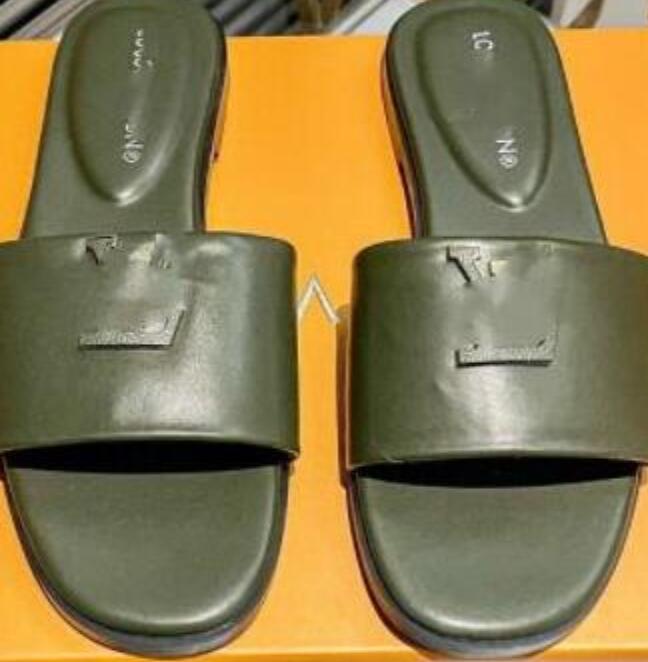 Womens slippers fashionable floral slippers leather rubber flat shoes sandals summer beach shoes plush slippers bathroom slippers