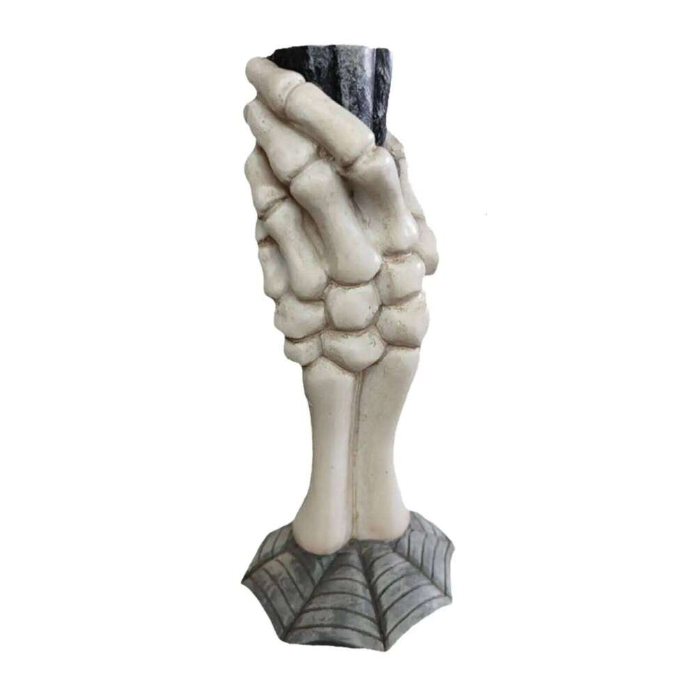 Halloween Taper Candle Resin Skull Hand Candlestick Holder Ornament Club Home Candles Stand for Dinner Kitchen Counter Y260131