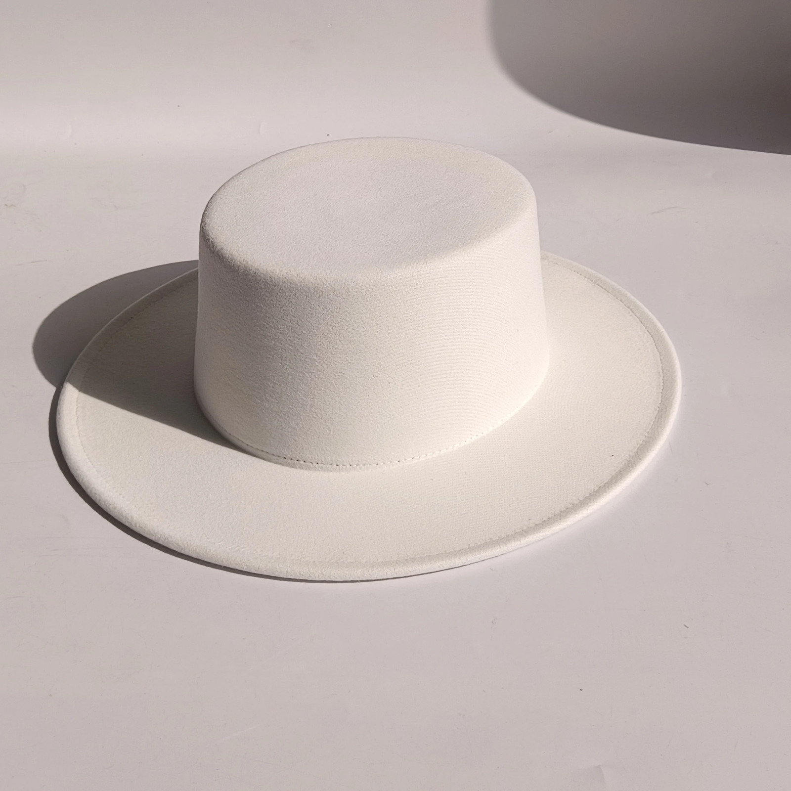 Flat-top French felt hat Autumn and winter felt hats Letter accessories womens wide-brimmed hat sombrero fedora bonnet femme 260130