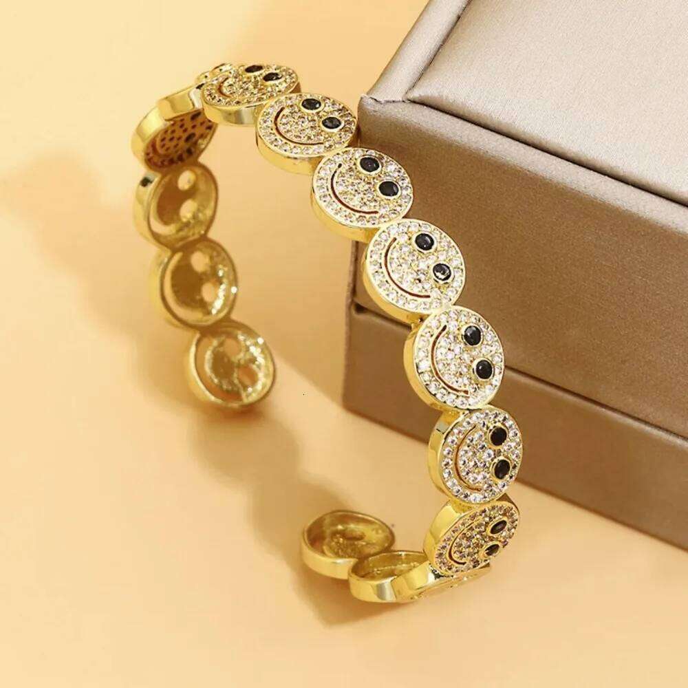2025 New Light Luxury Colorful Smiley Face Bracelet, Unique Design Stackable Hand Jewelry, Fashionable, Personalized and Cool