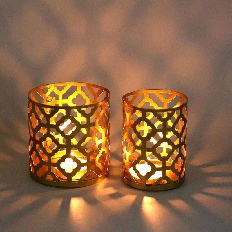 New Scandinavian Gold Geometric Hollow Iron Candle Holders Creative Aromatherapy Cups Home Ornaments Desktop Decorative Lamp Y260131
