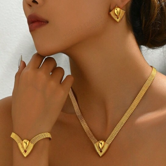 Y2K Design High-End Light Luxury Jewelry Set Exquisite Jewelry New Fashion Trend Chain Necklace Bracelet Earrings Niche Party - view 5