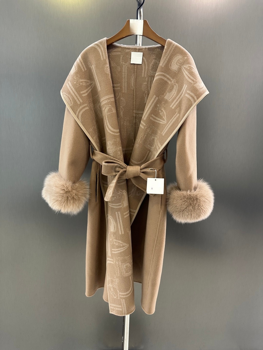 Autumn and Winter New Wool Coat Classic Printed High Fashion Wide Version Long Bathrobe Series