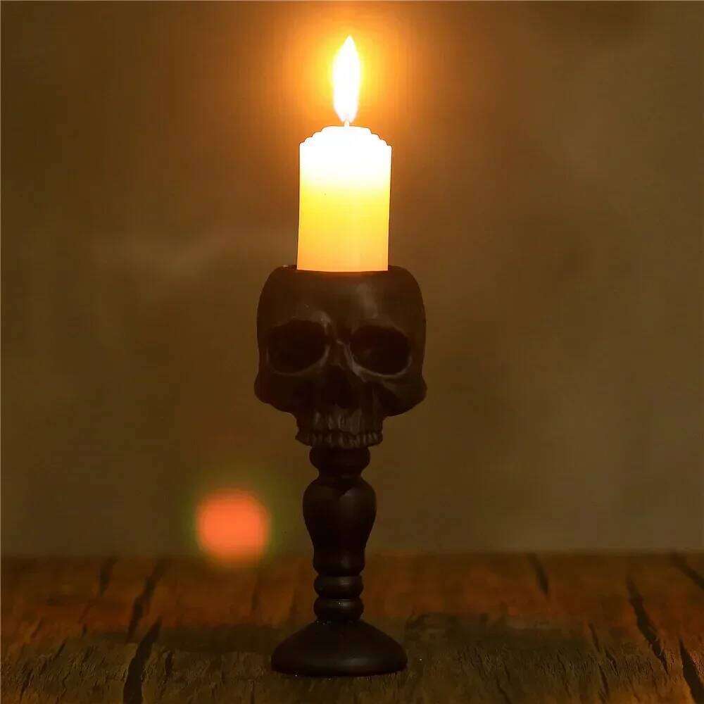 1Piece Skull Candle Holder Resin Ghost Head Candlestick Halloween Christmas Party Bar Decoration Art Crafts for Home Decor Y260131