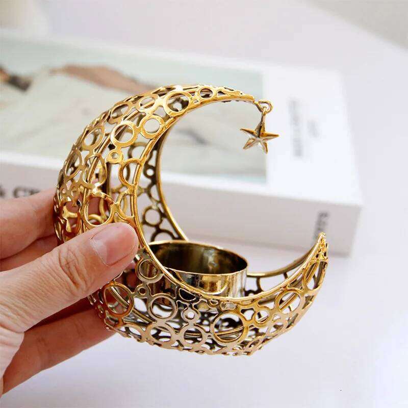 Moon Candle Holder Metal Christmas Decoration Romantic Luxury INS Style Wedding Table Tea Light Cup Stand Decor Y260131