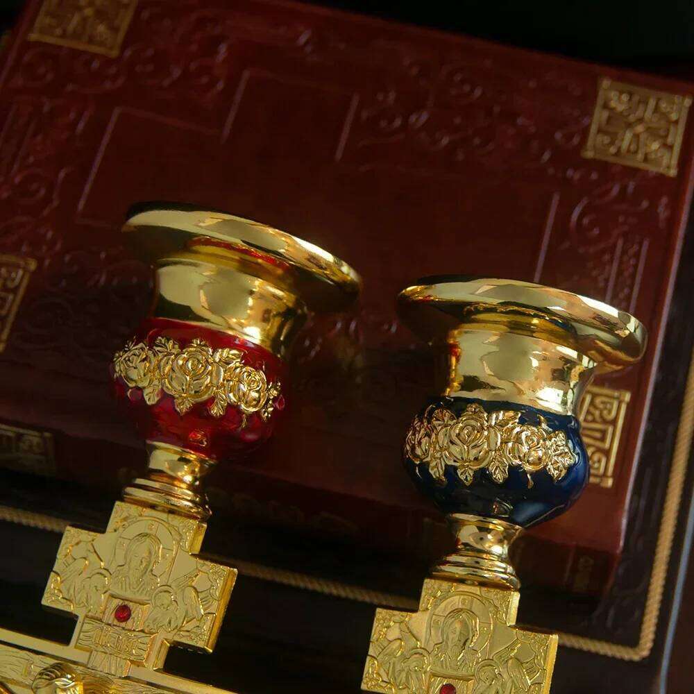 Exquisite Single-Head Carved Candle Holder for a Luxurious Candlelight Dinner Y260131