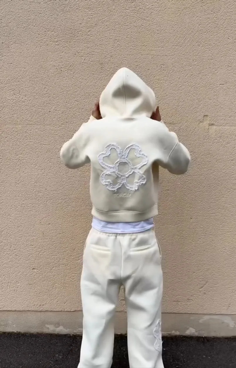 High Street Beige Jogging Pants Hoodie 2 Piece Set Mens Y2K Straight Sweatpants Flower y Casual Couple Training Suit 260126