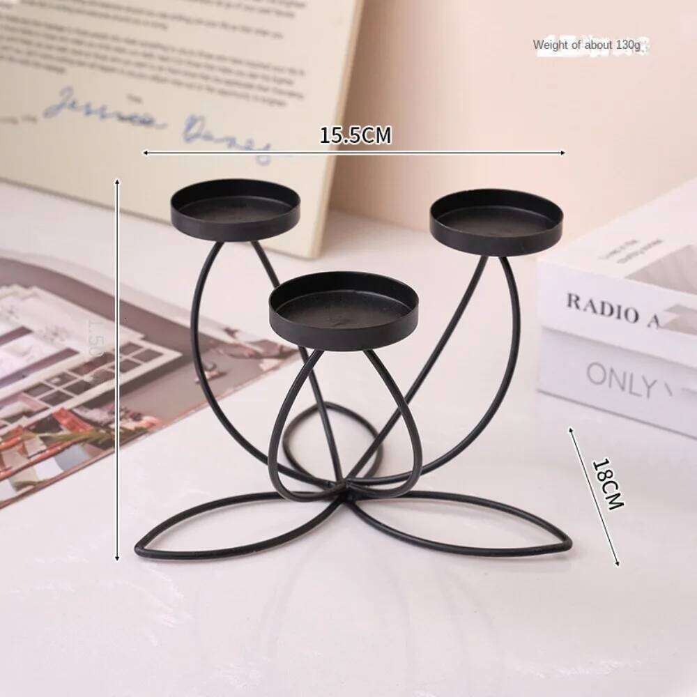 Romantic Iron Candlestick Holder Decor Candlelight Dinner Props Ornaments Retro Style Table Decoration Bedroom Y260131