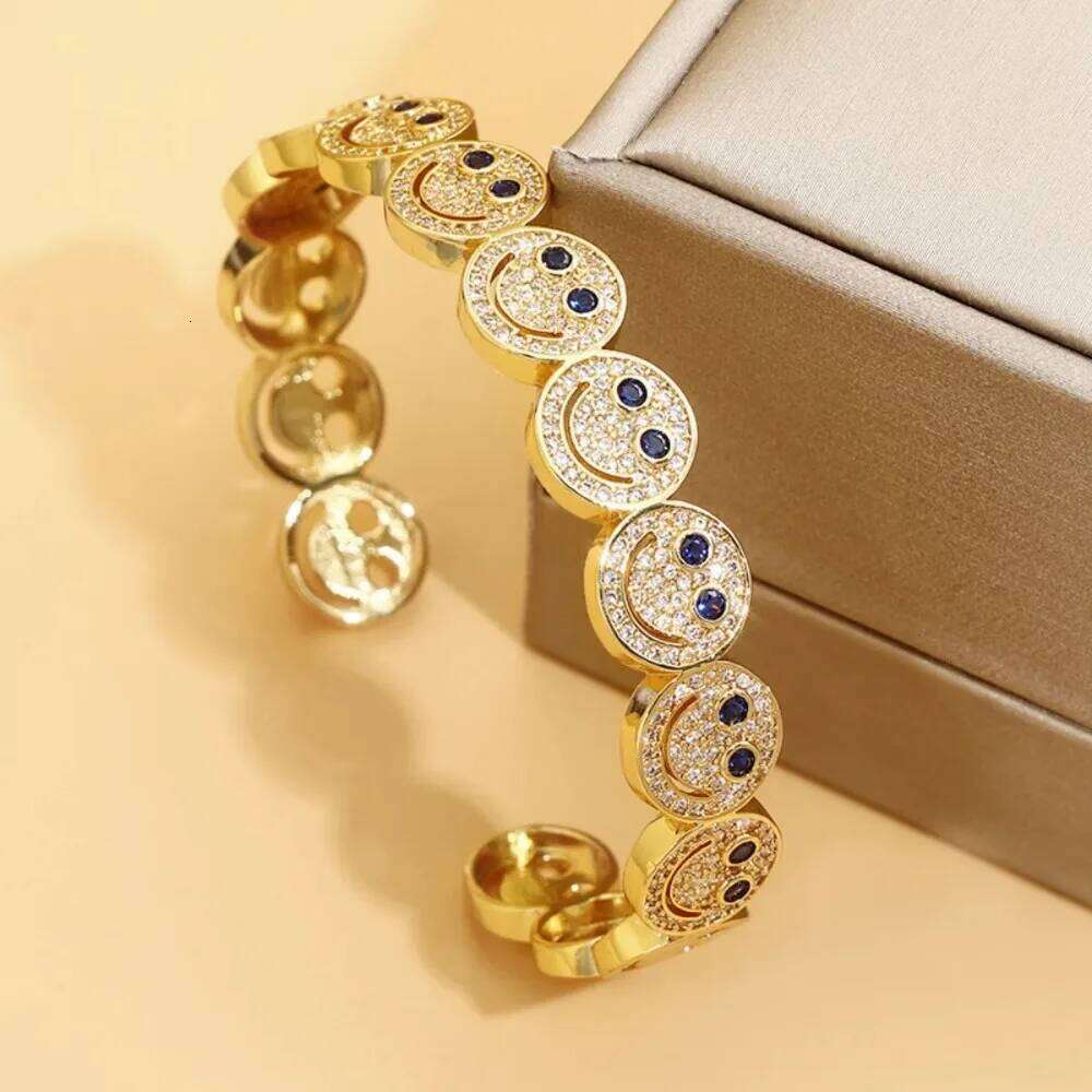 2025 New Light Luxury Colorful Smiley Face Bracelet, Unique Design Stackable Hand Jewelry, Fashionable, Personalized and Cool