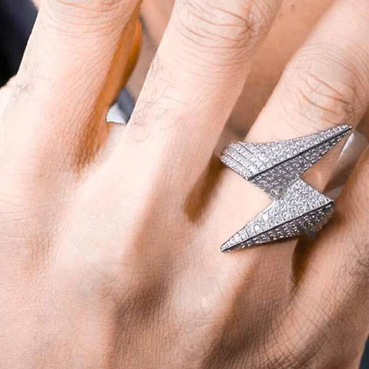 New Fine Hip Hop Jewelry Luxury Glaring Cool 925 Silver Iced Out Paved Vvs Moissanite Flash Hip Hop Letter Ring Moissanite