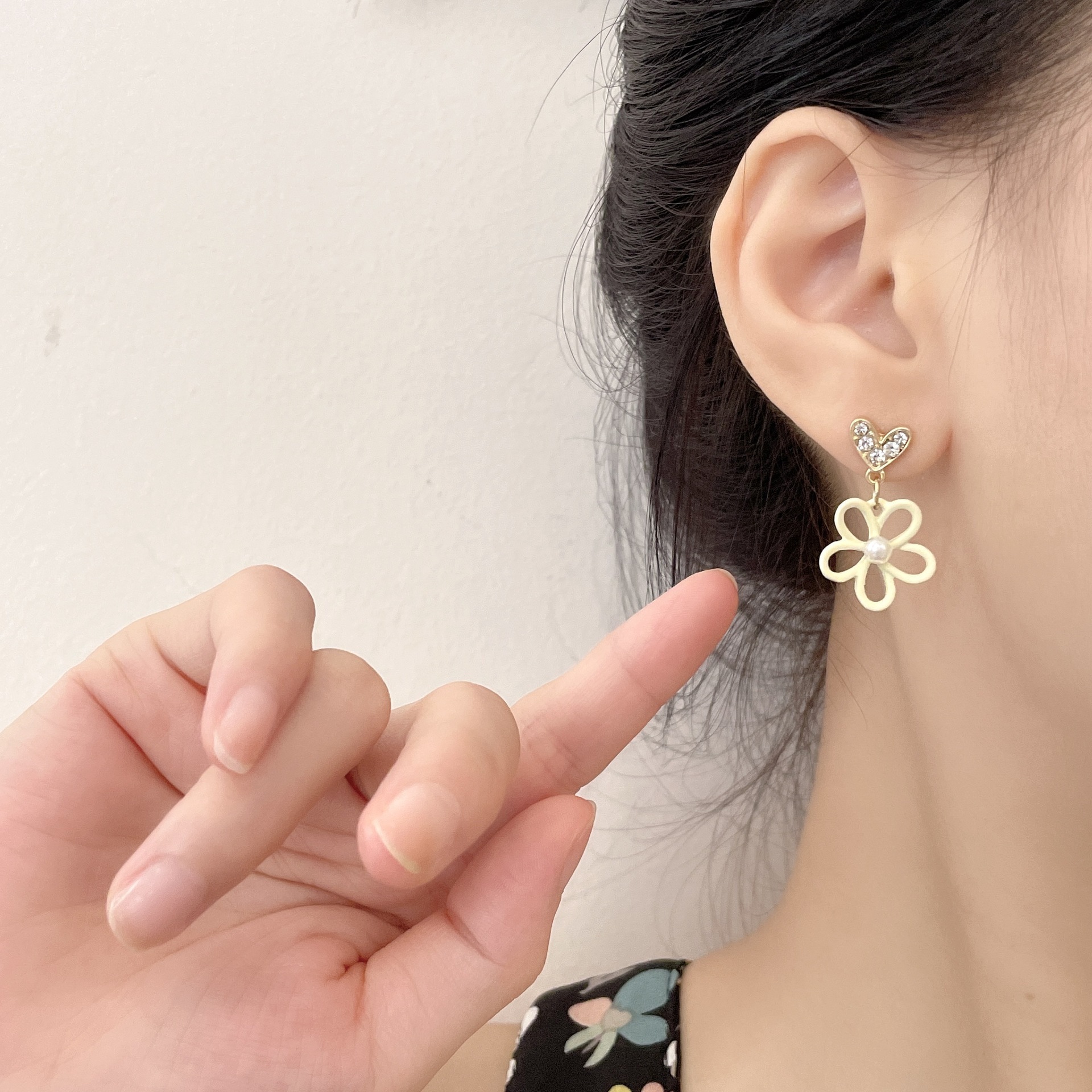 S925 Silver Needle Simple Heart Pearl Flower 2022 New Trendy Stud Earrings Elegant High-end Women's Ear Jewelry
