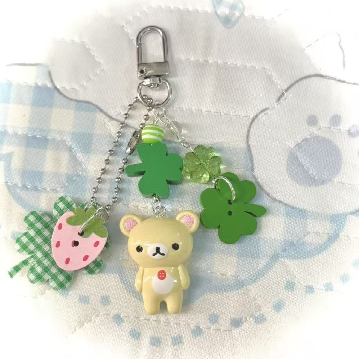 Free shipping Handmade beaded clover key chain retro bag charm cute and easy bear bag hanging