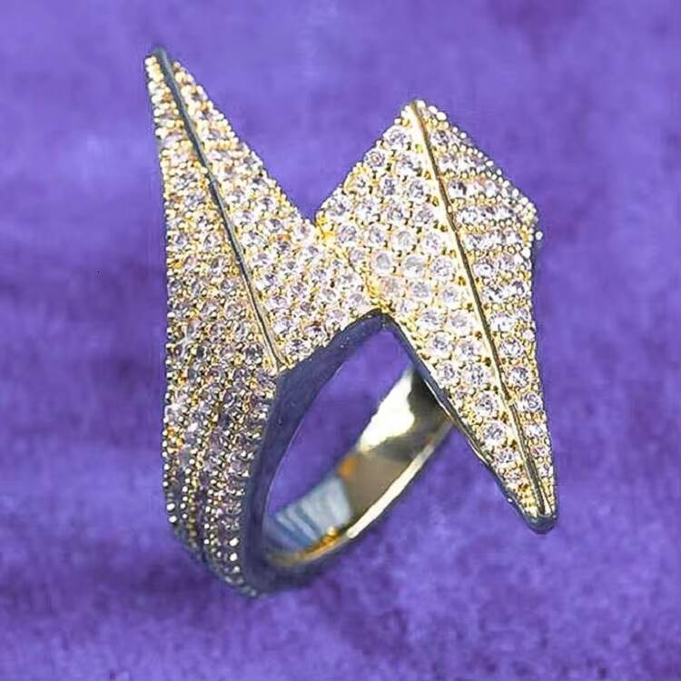 New Fine Hip Hop Jewelry Luxury Glaring Cool 925 Silver Iced Out Paved Vvs Moissanite Flash Hip Hop Letter Ring Moissanite