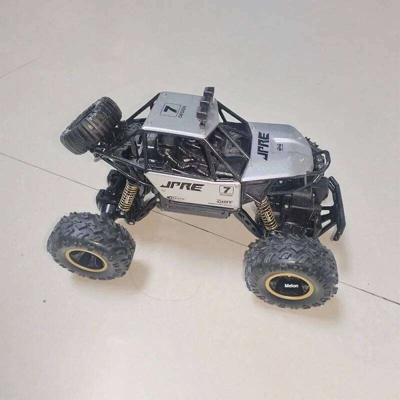 24/28cm Remote-Controlled Off-Road Vehicle Toy Rechargeable Four-Wheel Drive Alloy Climbing Car Children'S Race Xmas Gifts Y260131