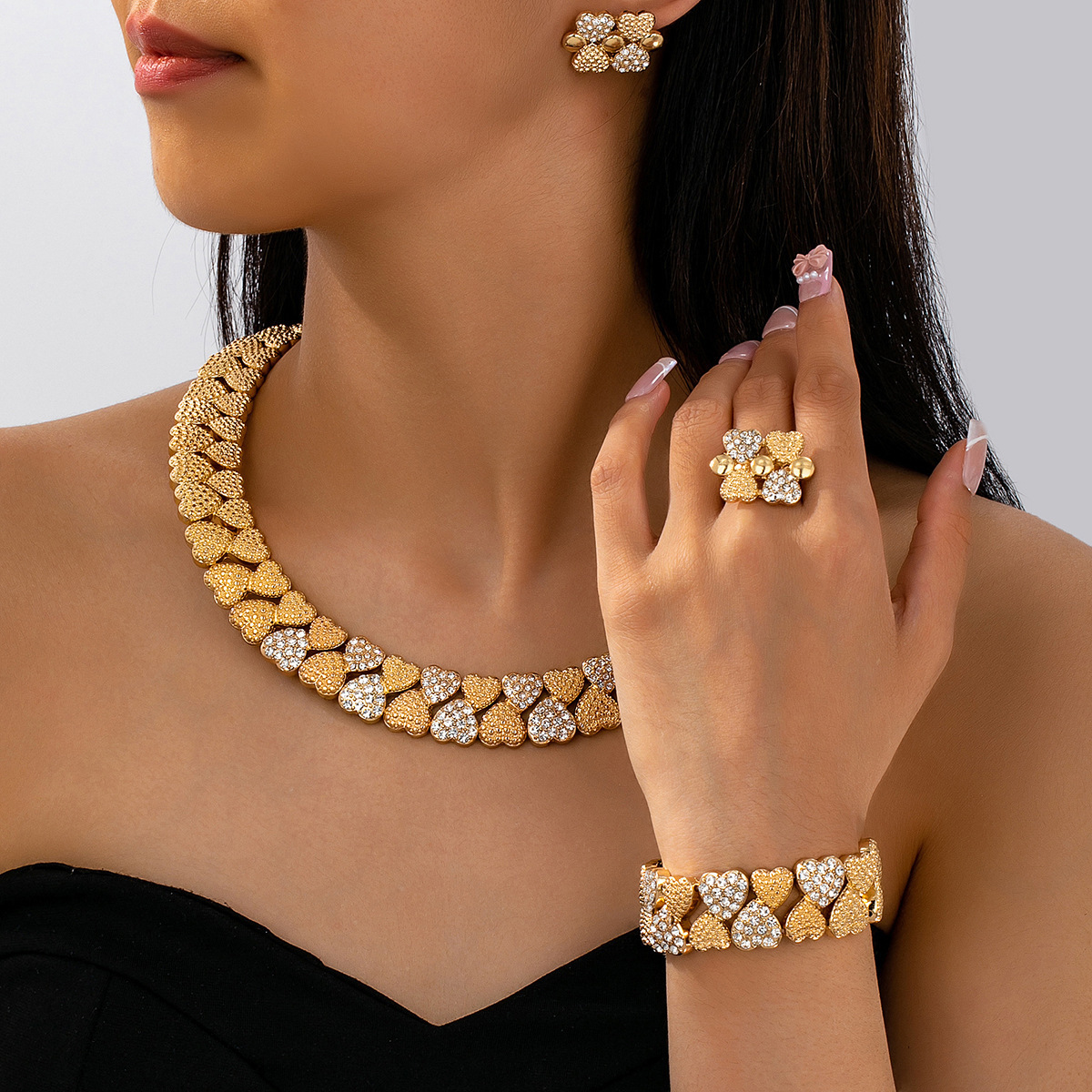 High-quality Vintage Jewelry Set New Self-Developed European And American Chic Elegant Jewelryr INS Minimalist Style Earrings Heart Double Row Hoop Ea