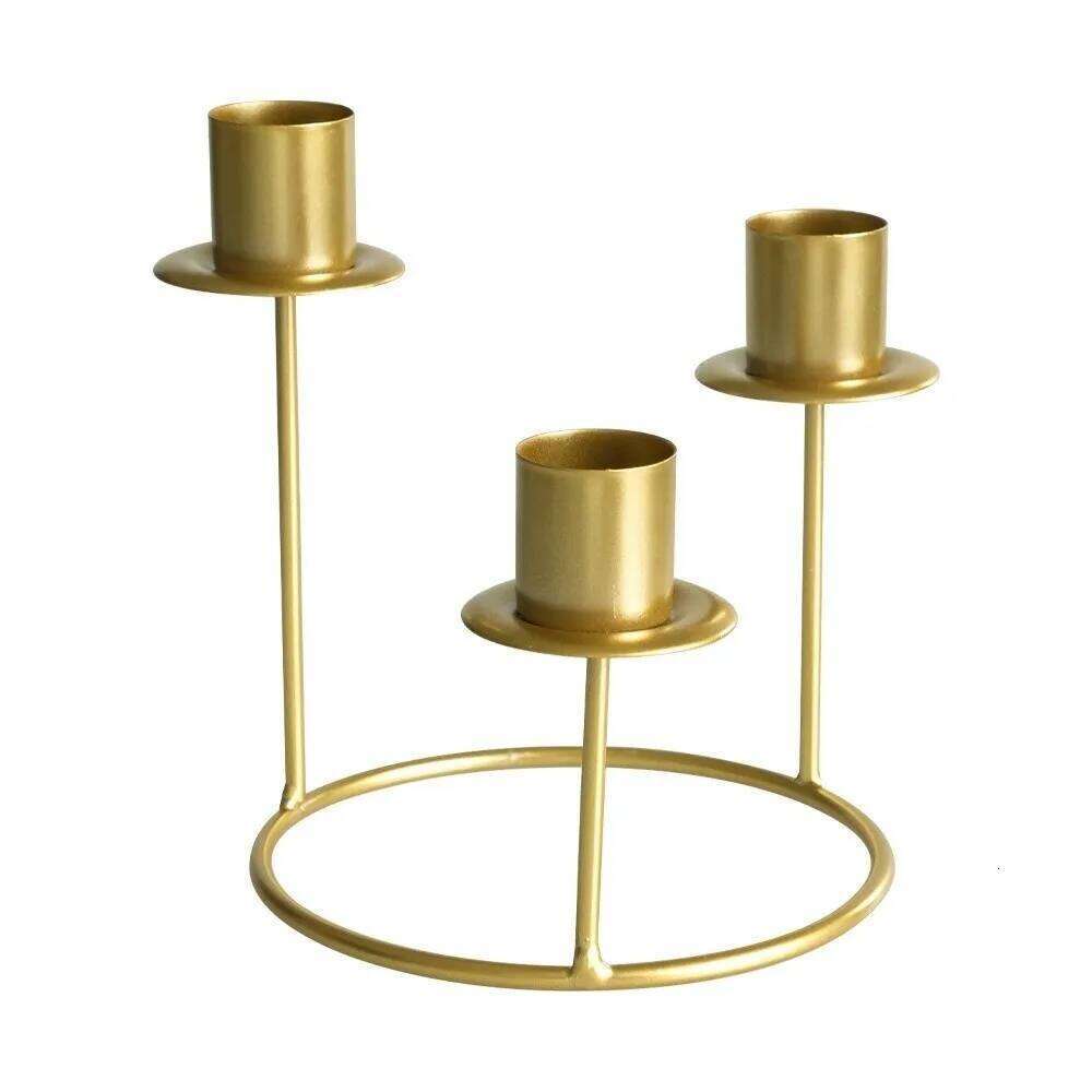 Iron Candlestick Holder Ornaments Retro Style Candle Stand Restaurant Decor Birthday Candlelight Dinner Props Home Y260131