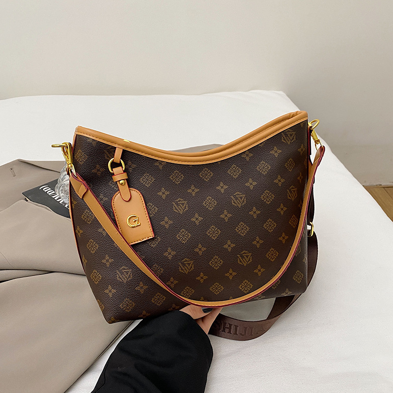 2025 Designer Women's Flap Shoulder Tote Casual Fashion Crossbody Underarm Messenger Bag