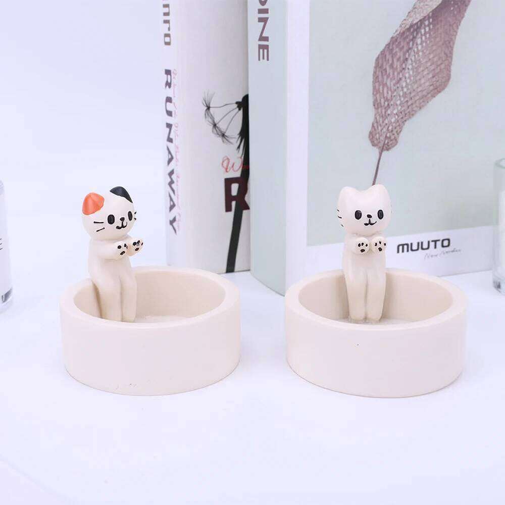 1-2PCS Cute Kitten Resin Cat Creative Aromatherapy Candle Holder Cartoon Candlestick Decoration Y260131