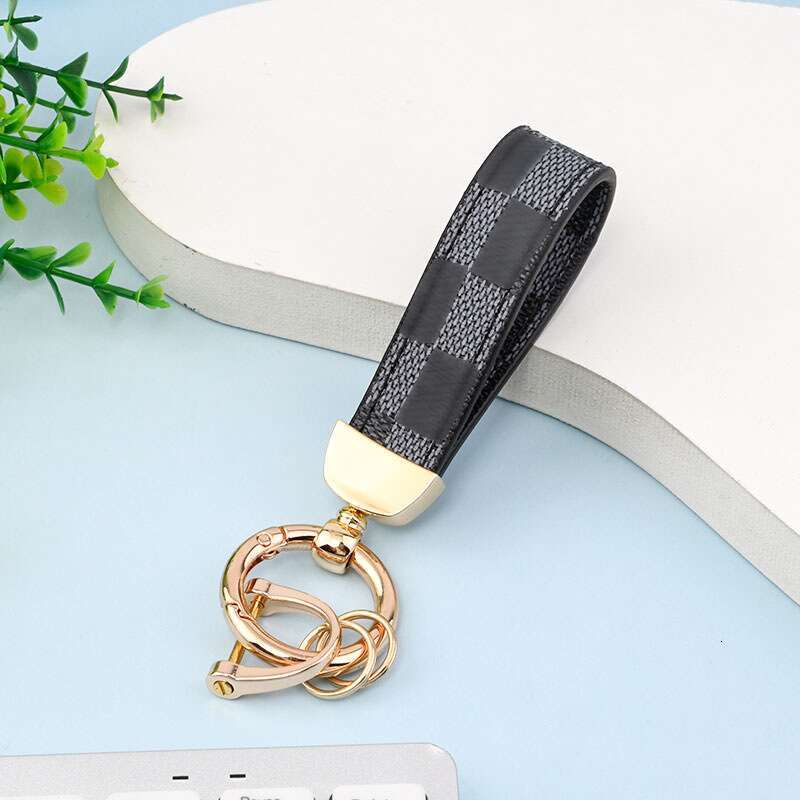 Fashion style designer car key chain bag charms pendant jewelry key ring holder gift pu leather metal key chain accessories Luxury designer