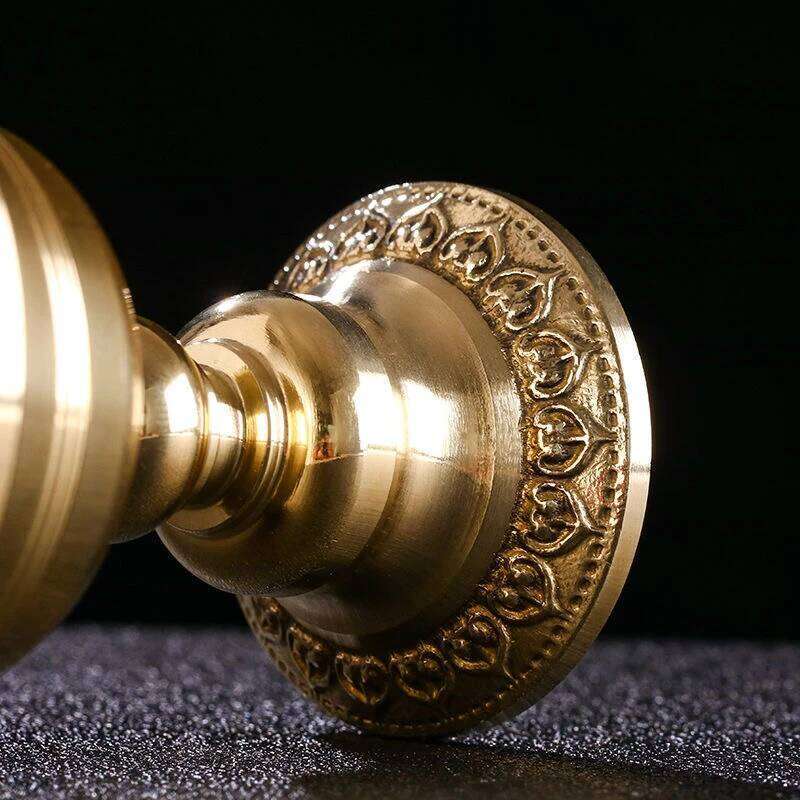 Brass Candle Cup Collection Romantic Flower Golden Candlestick Buddhist Tibetan Lamp Holder Wedding Dinner Home Table Decoration Y260131