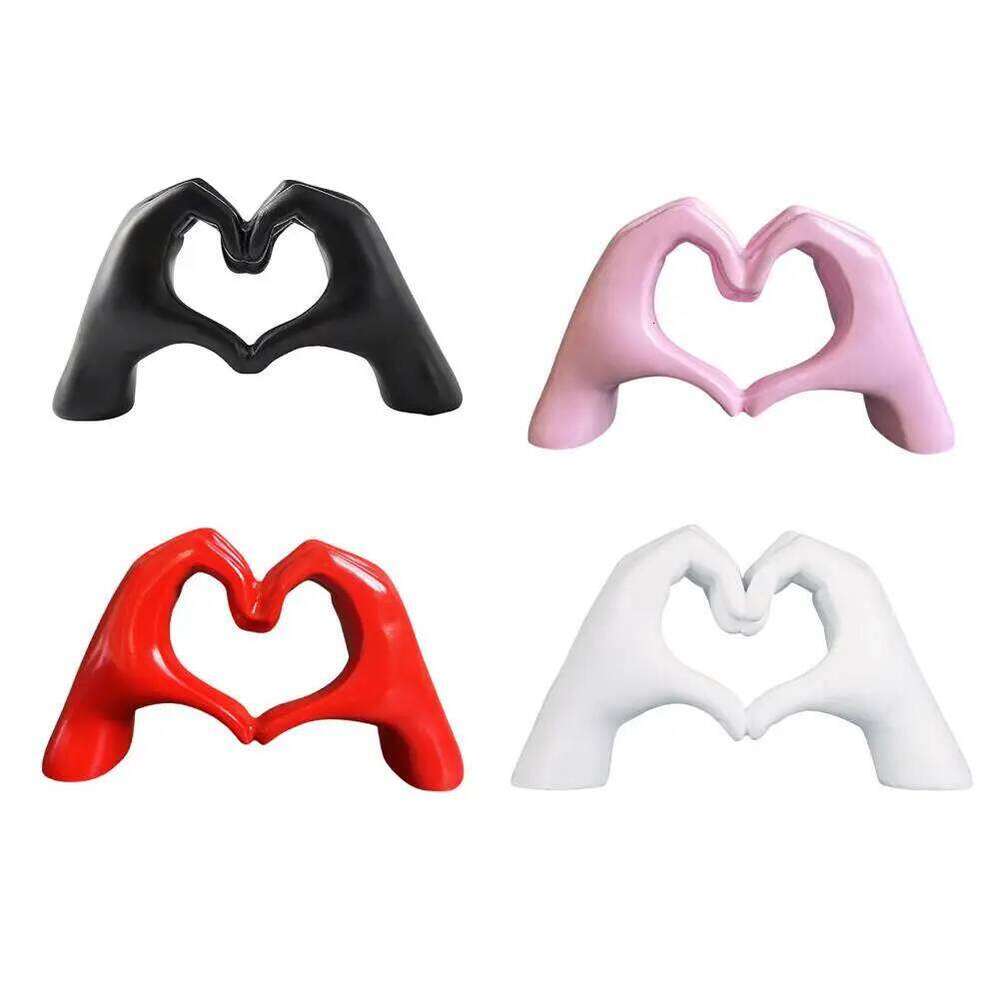 Love Heart Hand Figurine Heart-shaped Gesture Resin Statue Sculpture Home Office Wedding Party Desktop Decoration Ornament Y260202