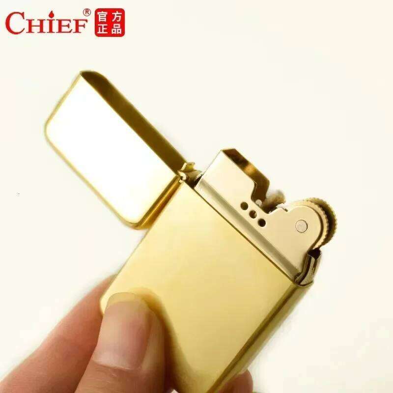 Exquisite Brass Kerosene Slim Windproof Vintage Grinding Wheel Ignition Lighter Cigarette Accessories Men's Gift W260202