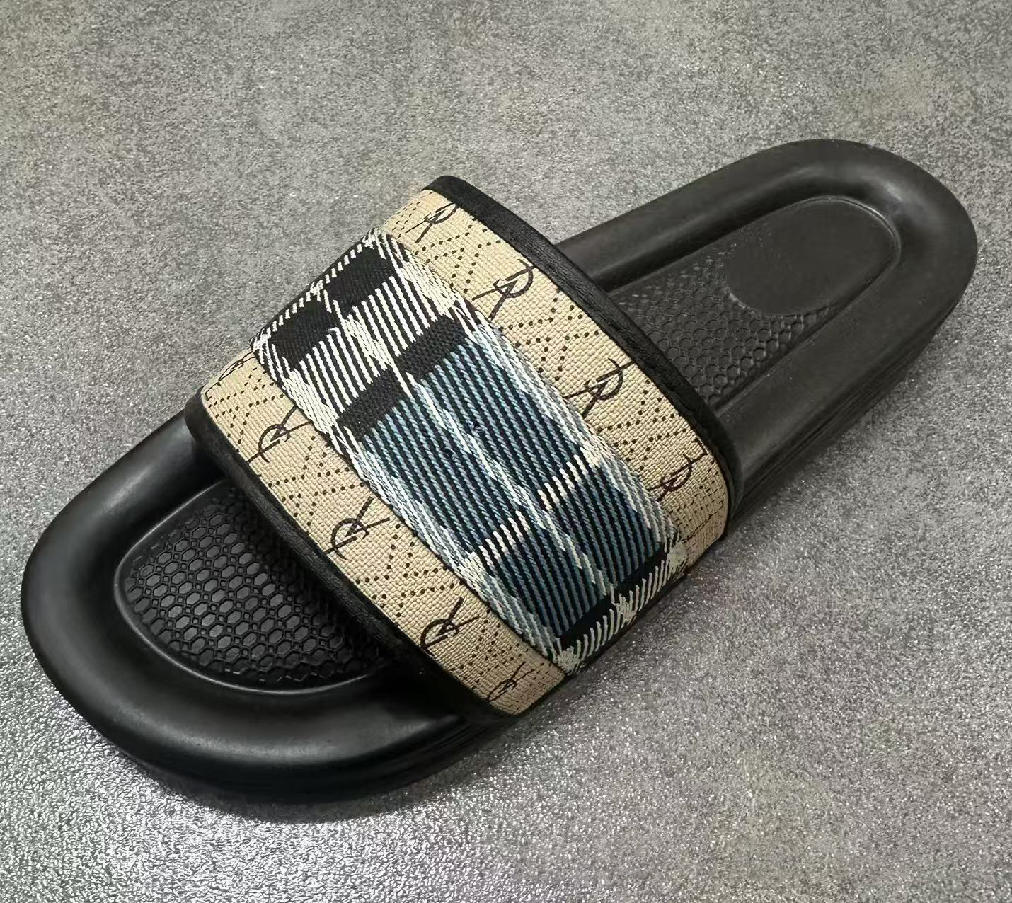 Free shipping 2026 hot new classic printed flat slippers for outdoor fashionable and casual designer beach shoes