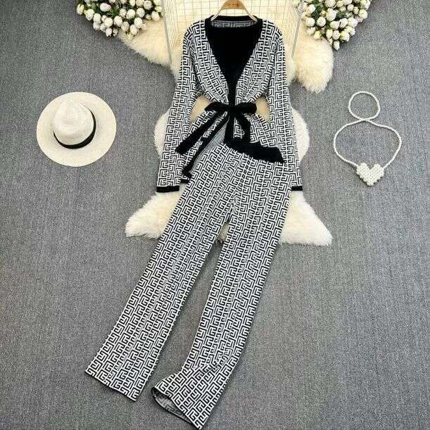 European Fashion Women's Vintage Floral Pattern Jacquard Cardigan Jacket Vest + Straight-Leg Knitted Three-Piece Set