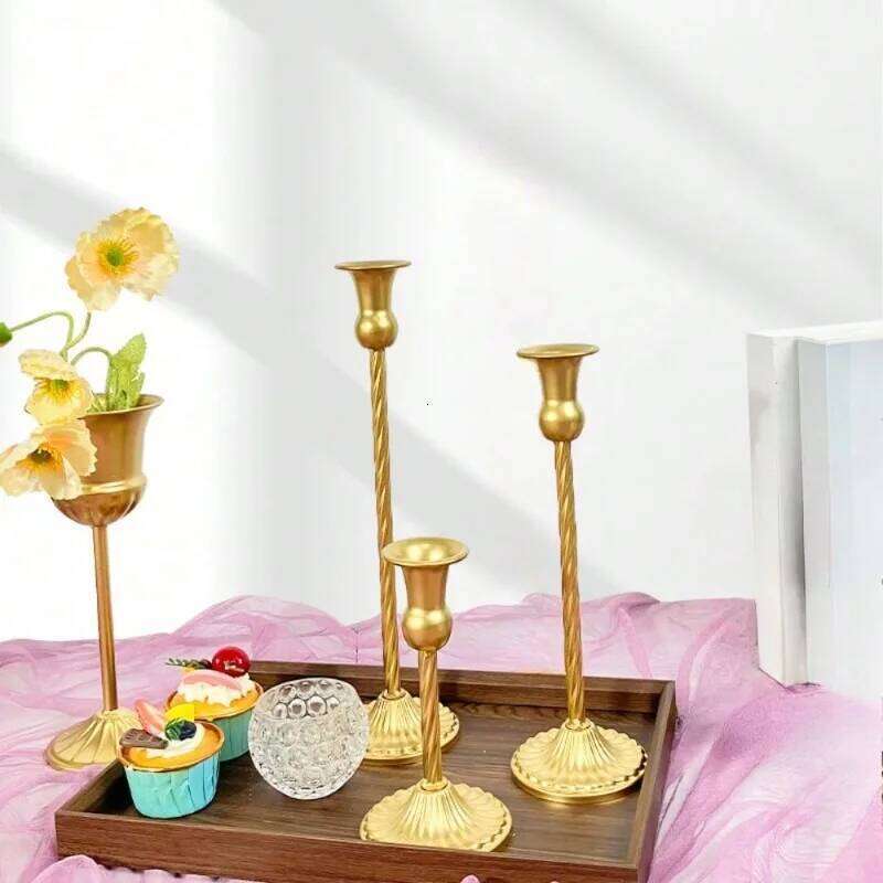 Metal Candle Holder Iron Art Candlestick Dining Table Wedding Romantic Decor Finish for Home and Office Party Ornaments Y260131