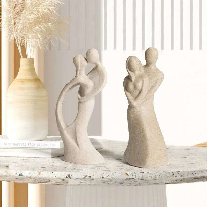 Modern Simple Couple Resin Crafts Home Decoration Wedding Gifts Living Room Creative Golden Sandstone Statue Figurine Sculpture Y260202