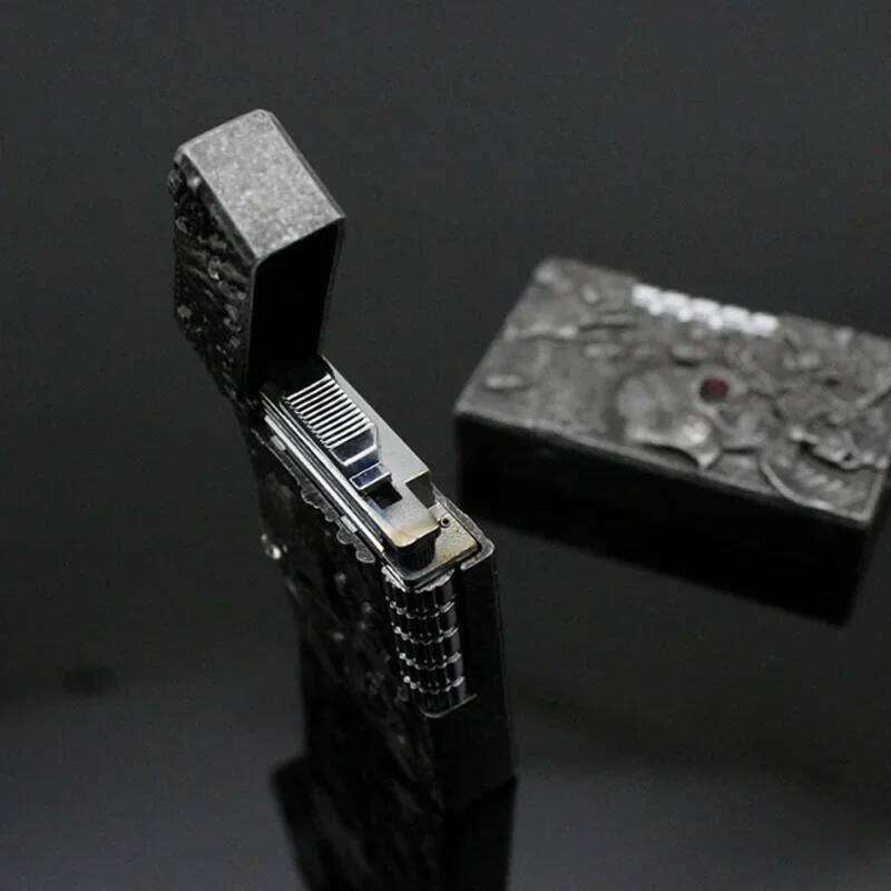 Embossed Skull Cigarette Bright Sound Torch Lighter Flint Grinding Wheel Inflatable Butane Lighters Smoking Accessories W260202
