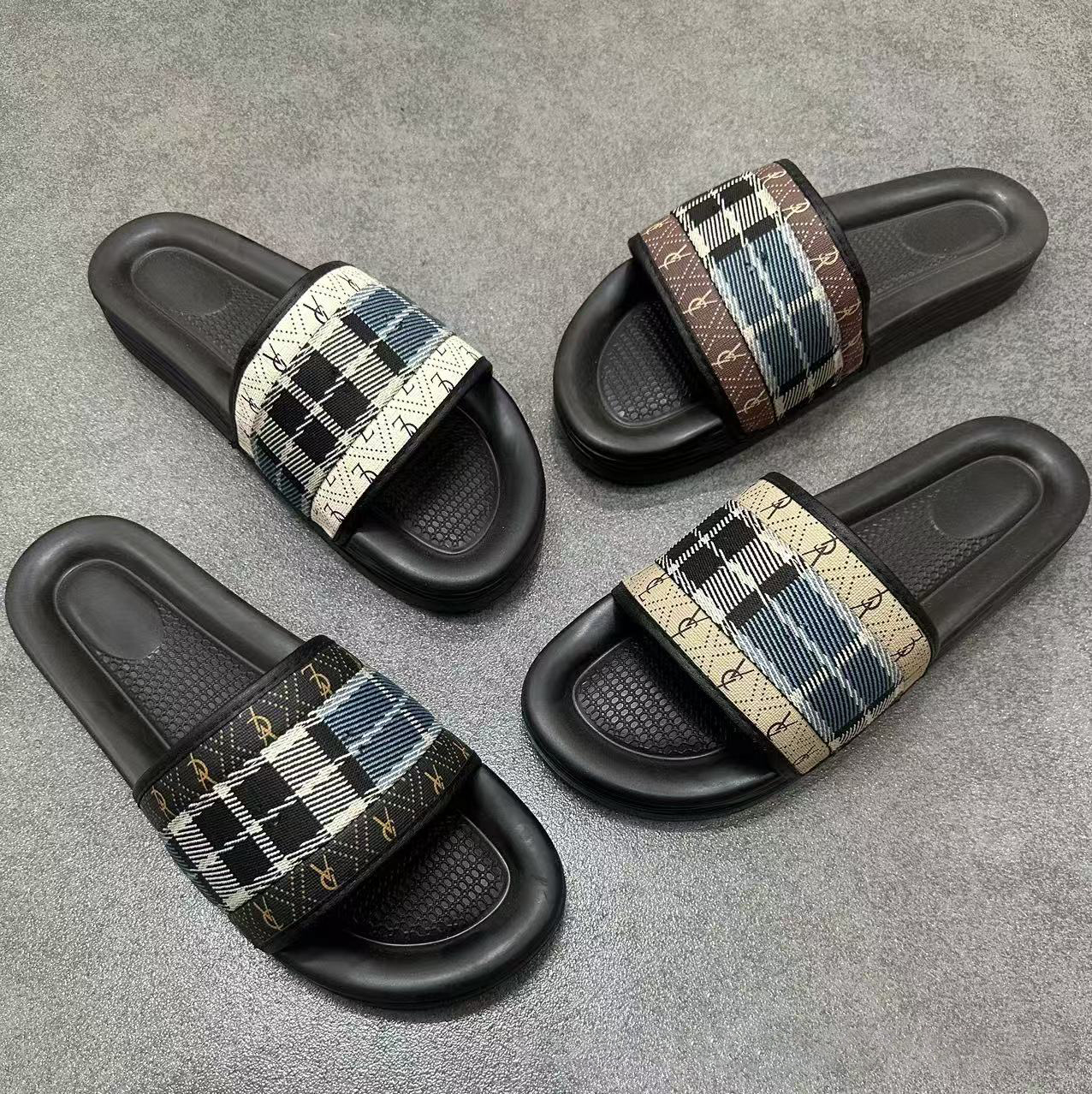 Free shipping 2026 hot new classic printed flat slippers for outdoor fashionable and casual designer beach shoes