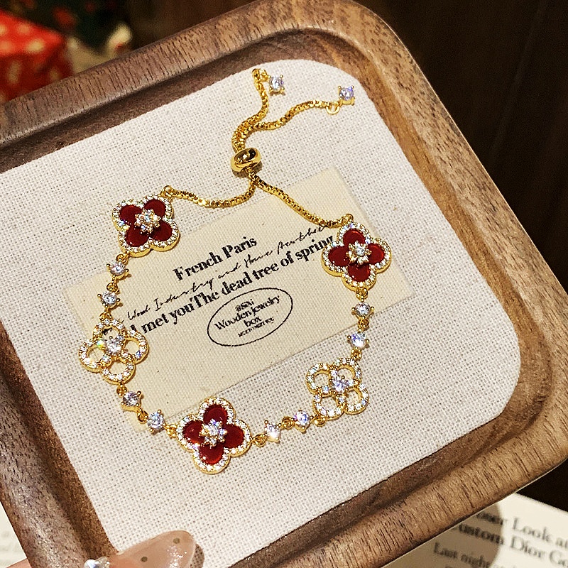 Gold Tone Clover Shaped Link Bracelet Shell & Crystal Accents Elegant Party Daily Wear Gift For Her High Quality And Stylish Jewelry ddmythur