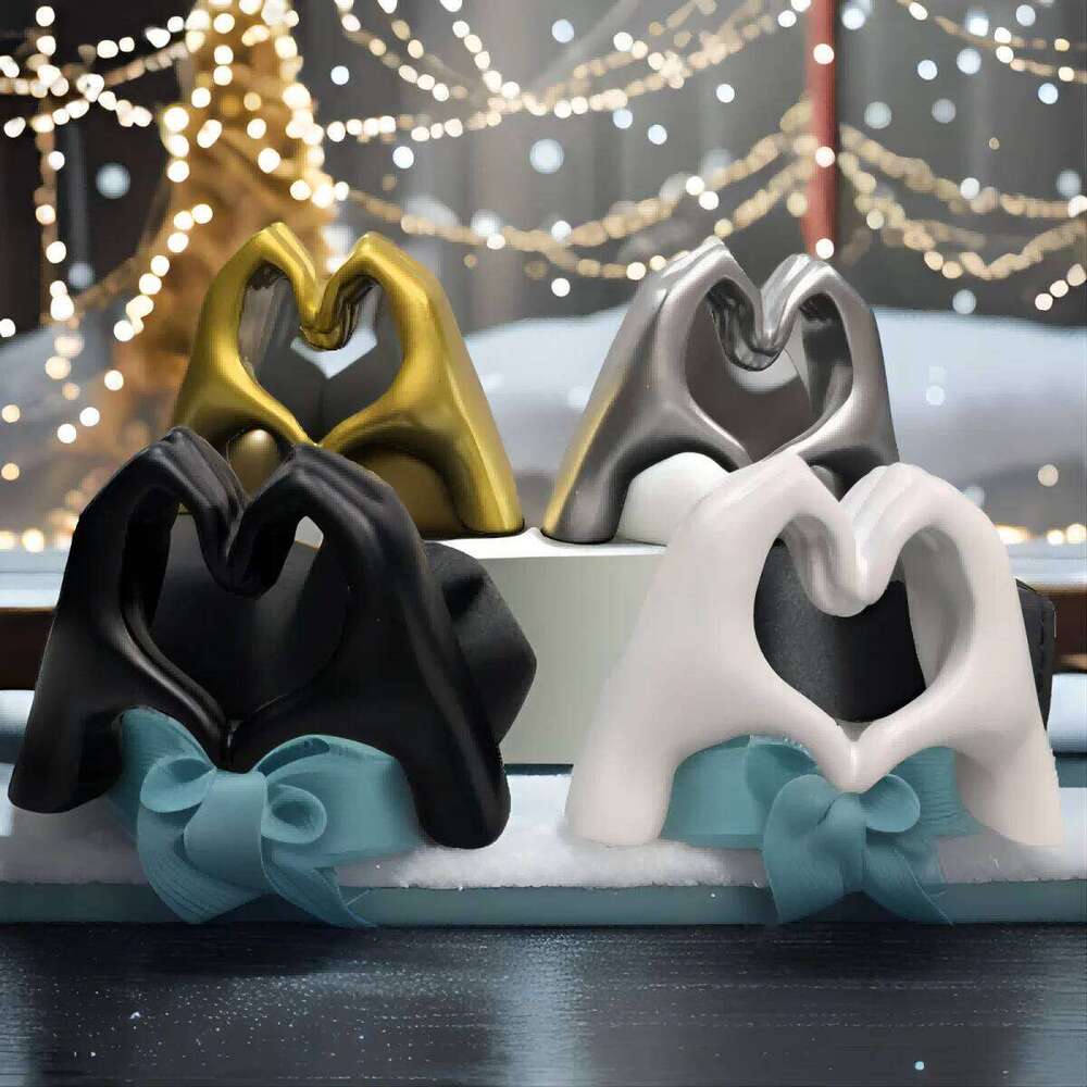 Resin Love Gesture Desktop Sculpture Doll Nordic Light Luxury Crafts Office Home Decoration Y260202